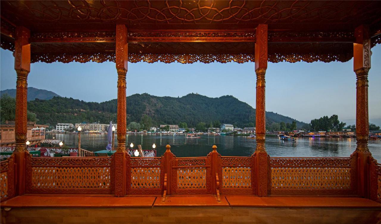 Hotel Kolu Group Of Houseboats Srīnagar Exterior foto